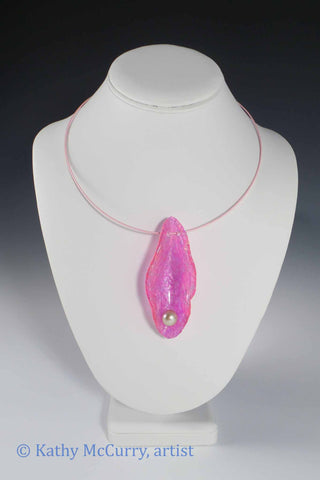 Magic Shell: Bright Pink with Glass Pearl