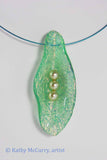 Magic Shell: Green with 3 Glass Pearls