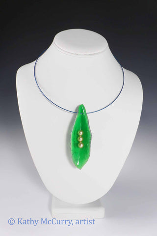 Magic Shell: Opaque Green with 3 Pearls