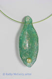 Magic Shell: Green with Glass Pearl