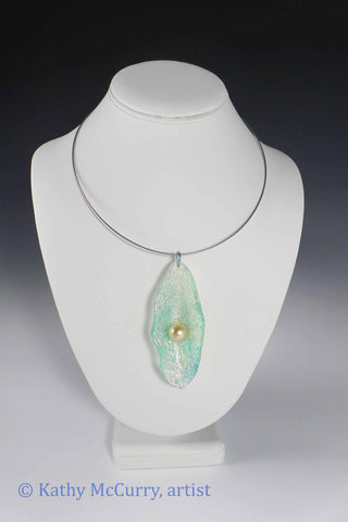 Magic Shell: Opalescent with Glass Pearl